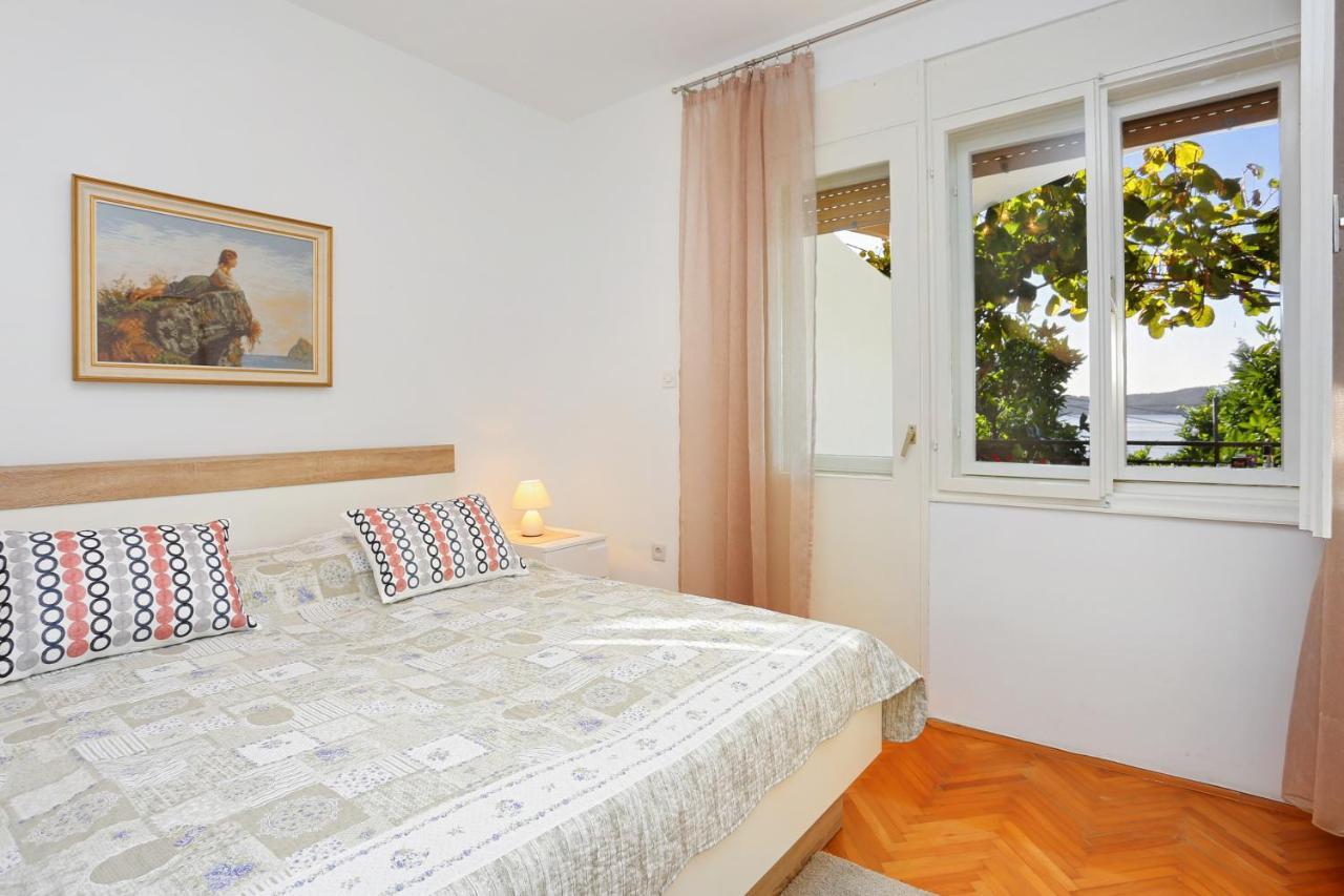 Apartments By The Sea Seget Donji, Trogir - 2029 Luaran gambar