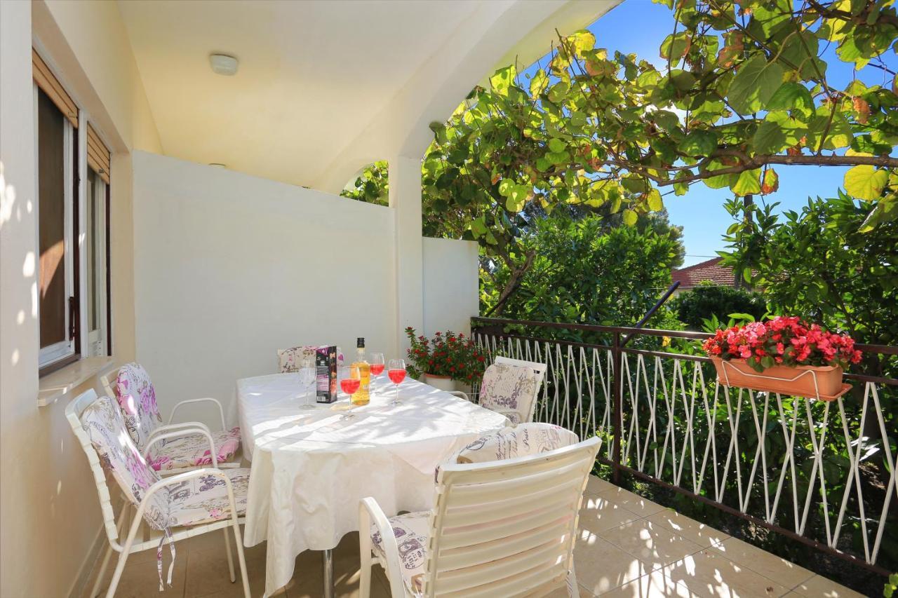 Apartments By The Sea Seget Donji, Trogir - 2029 Luaran gambar