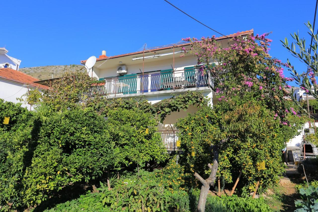Apartments By The Sea Seget Donji, Trogir - 2029 Luaran gambar