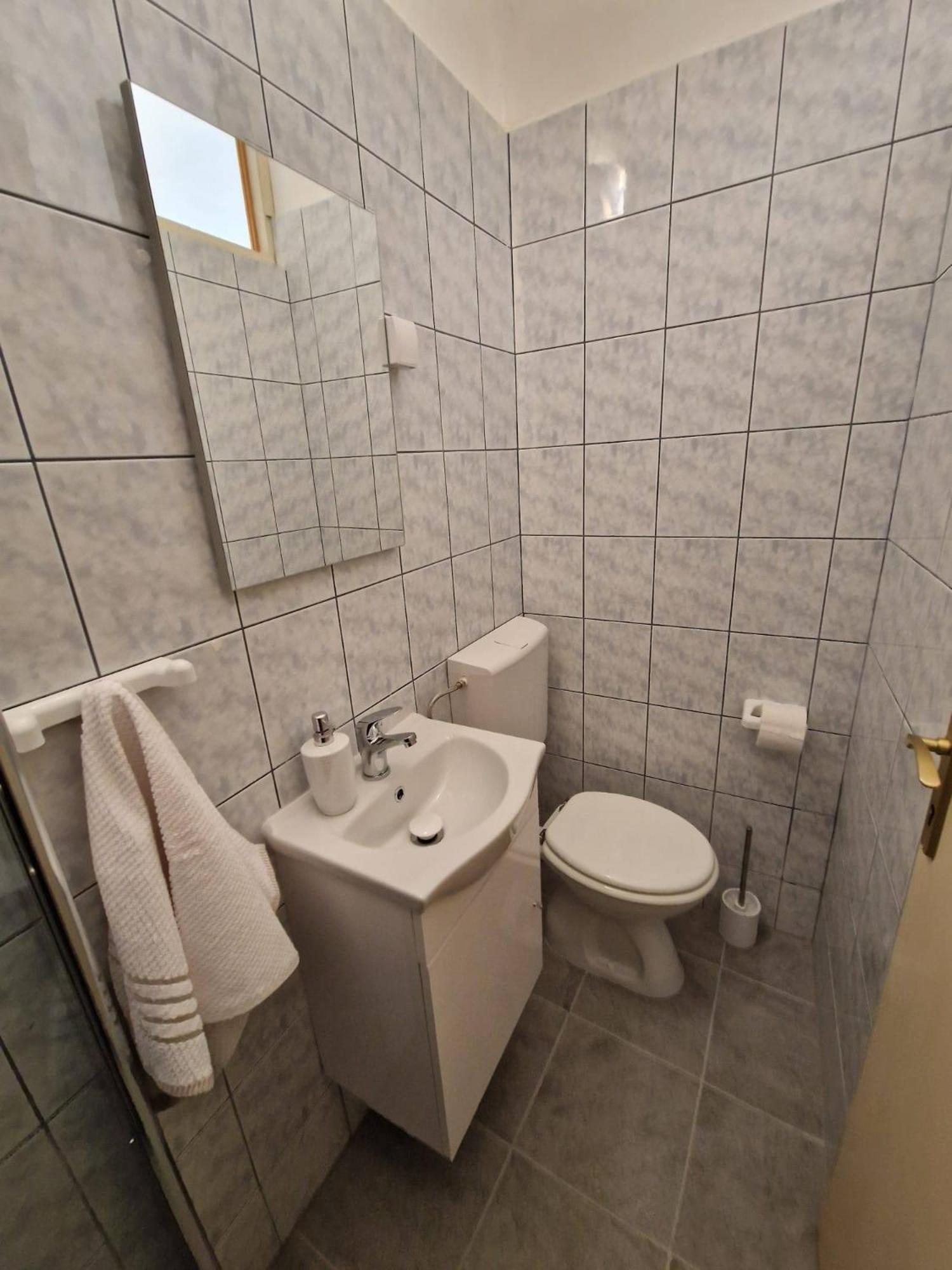 Apartments By The Sea Seget Donji, Trogir - 2029 Bilik gambar
