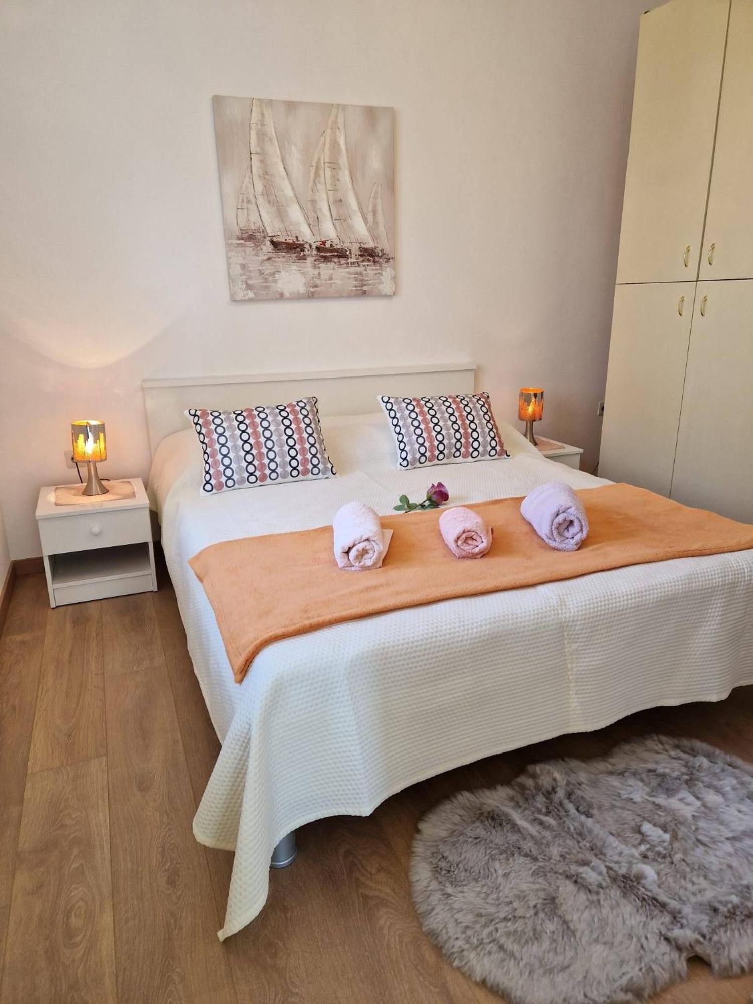Apartments By The Sea Seget Donji, Trogir - 2029 Bilik gambar